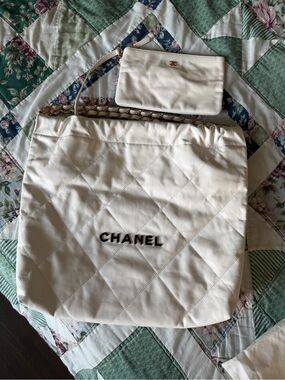 CHANEL Cream Quilted Leather Tote with Chain Strap